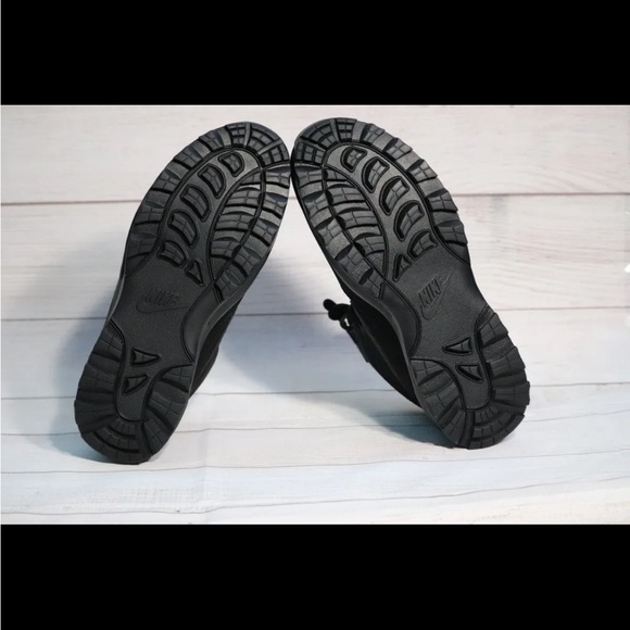 NEW Nike ManoaDome Triple Black Boots 844358-003 Mens Size 10.5 - Picture 5 of 5